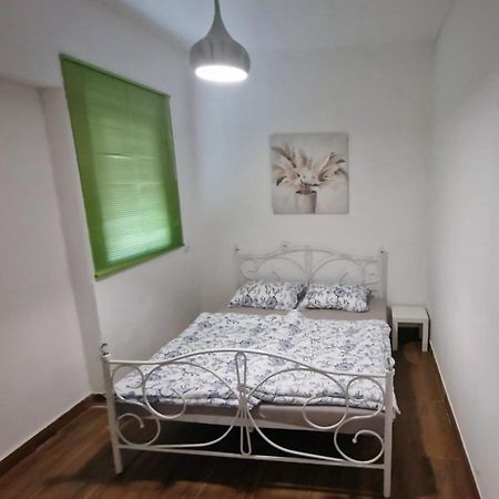 Apartman Lena Tusilovic Exteriér fotografie