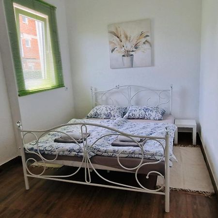 Apartman Lena Tusilovic Exteriér fotografie