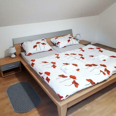 Apartman Lena Tusilovic Exteriér fotografie