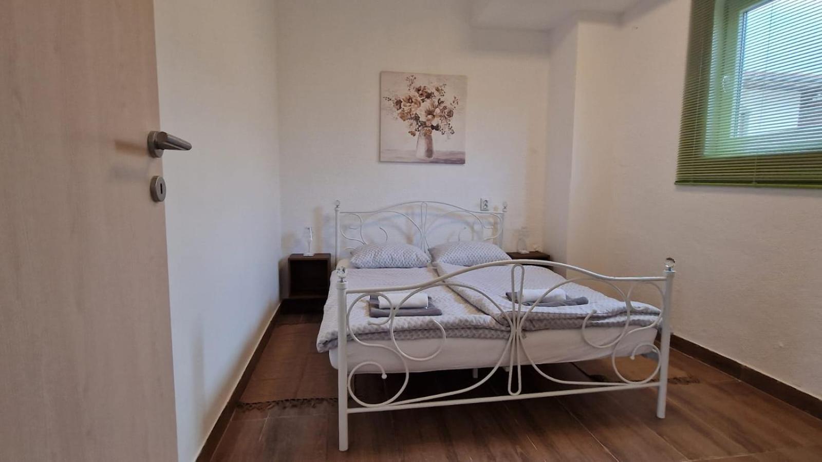 Apartman Lena Tusilovic Exteriér fotografie