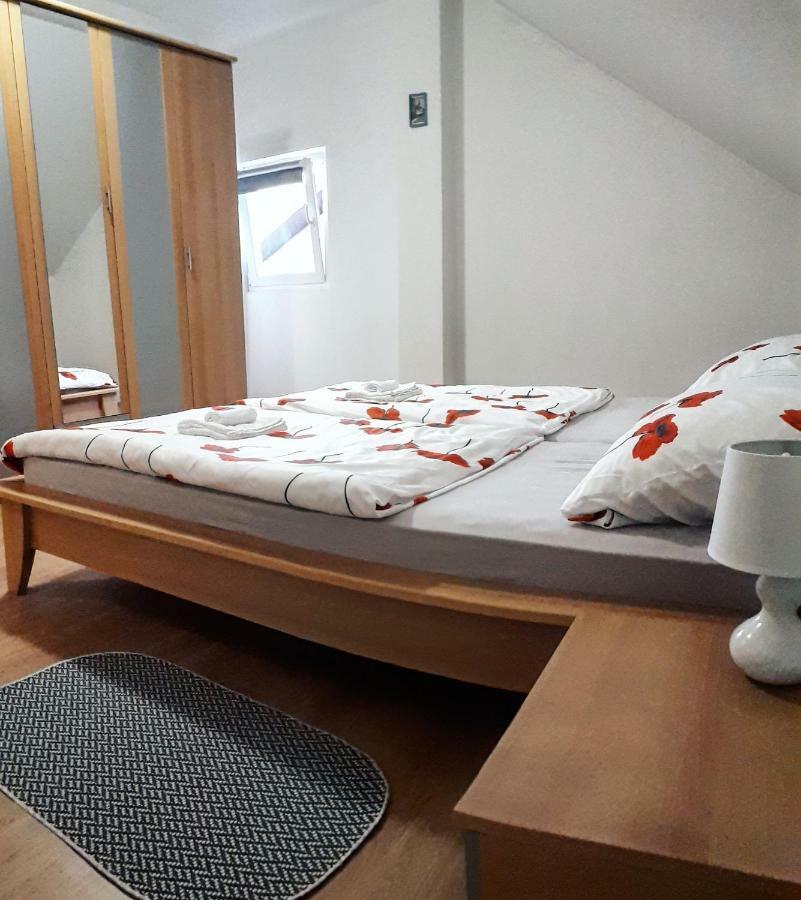 Apartman Lena Tusilovic Exteriér fotografie